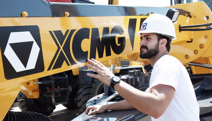 品質(zhì)，為你<br>行穩(wěn)致遠(yuǎn)，精益求精